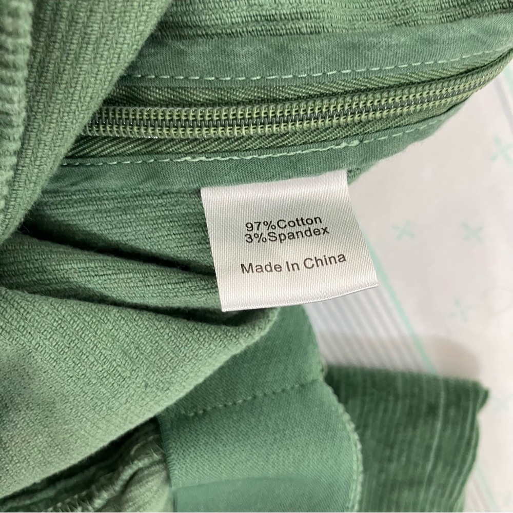 Tuckernuck Ashford green corduroy crop flare pants medium - Picture 11 of 11